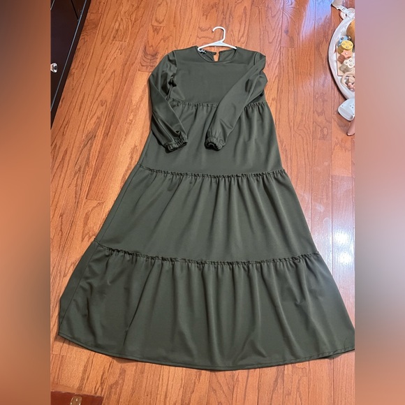 Green dress - Picture 1 of 1